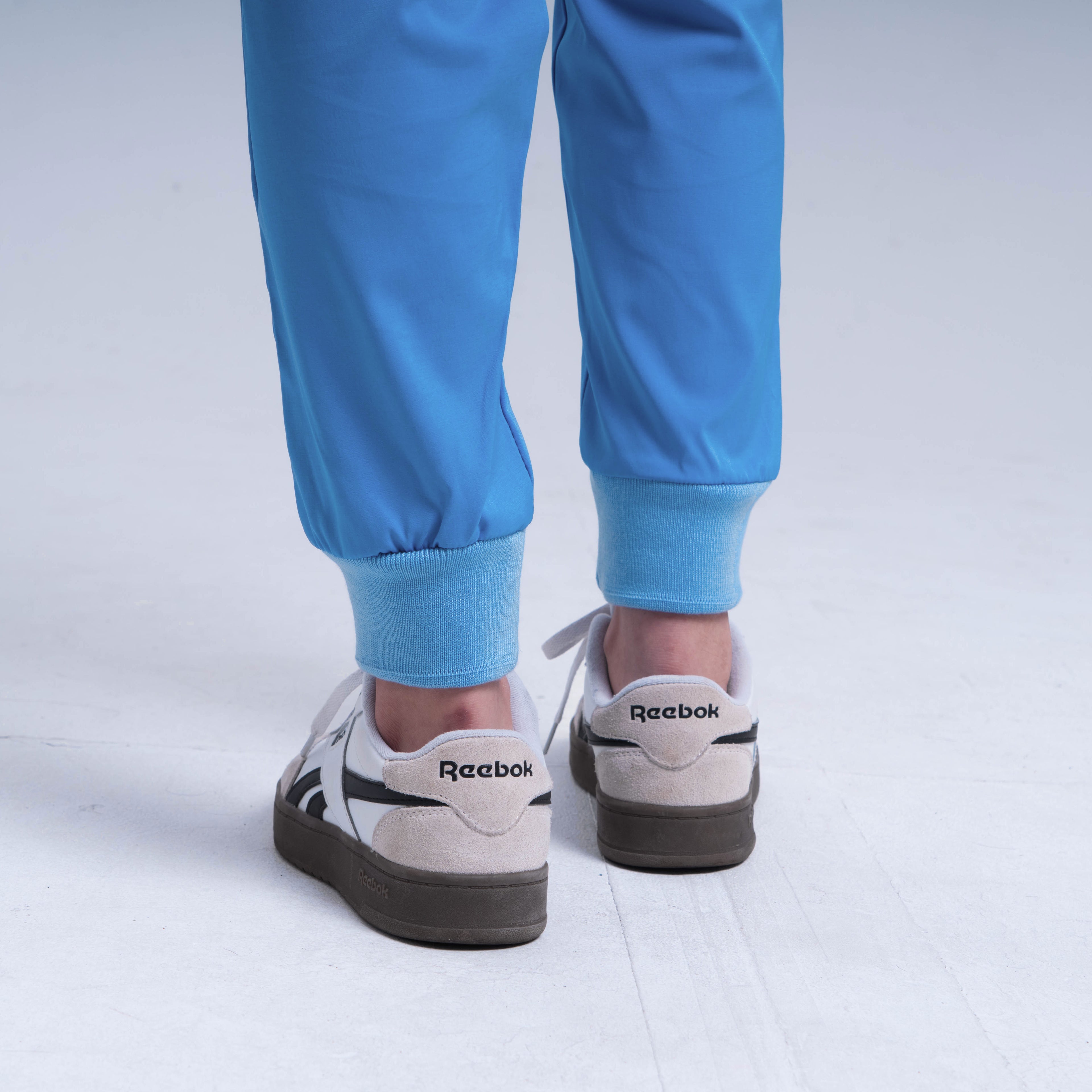 Jogger azul cielo