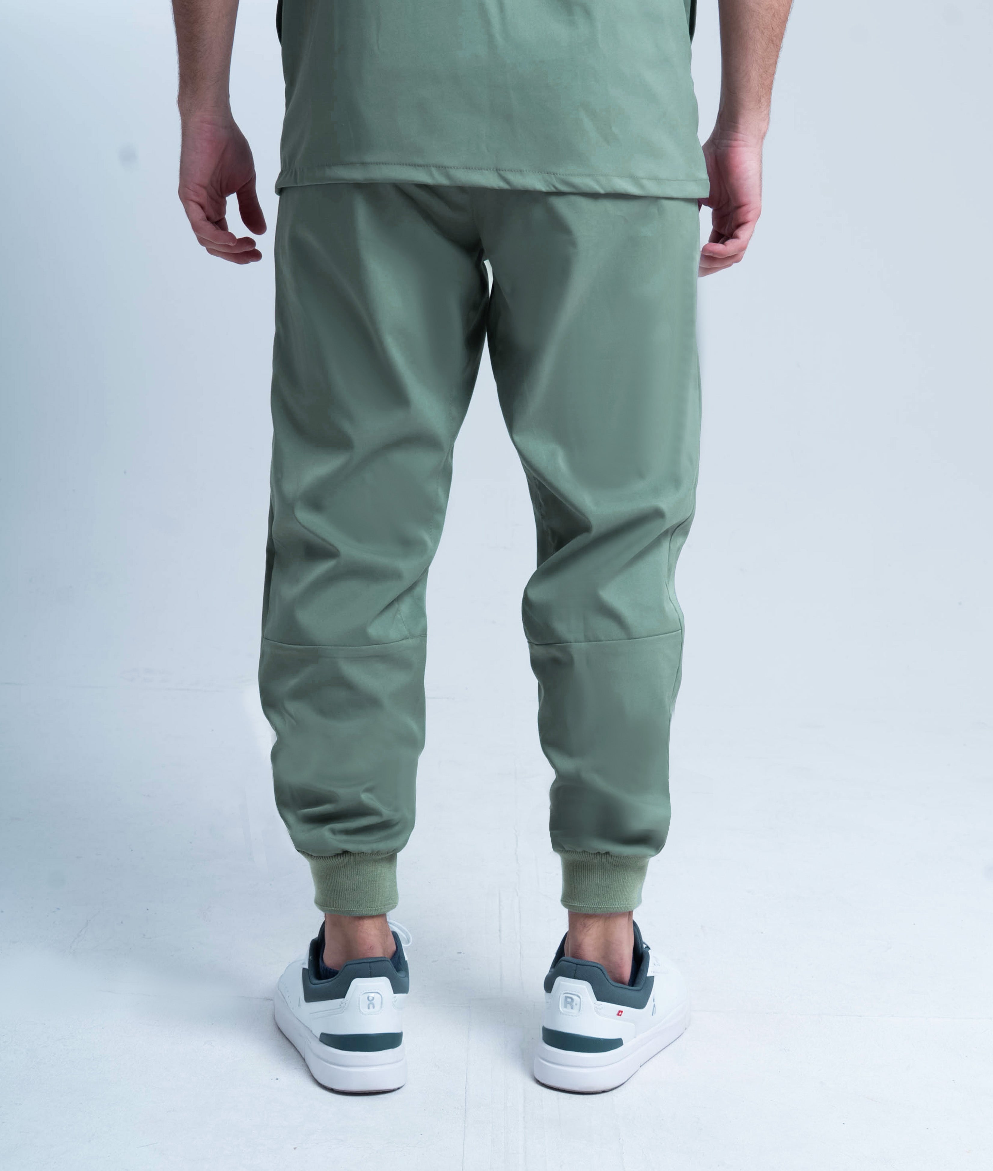 Jogger oliva hombre