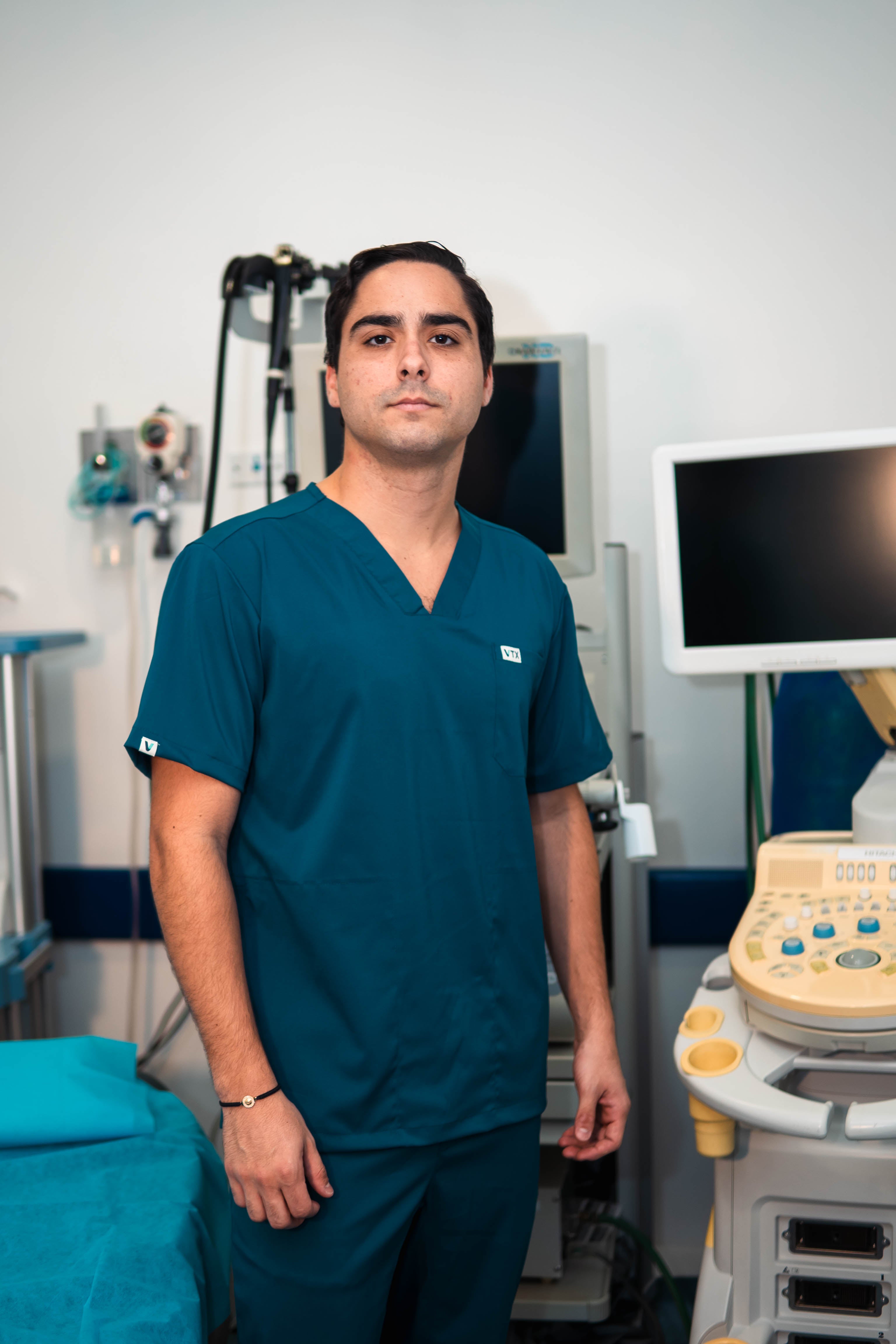 Scrub Azul Petróleo Hombre