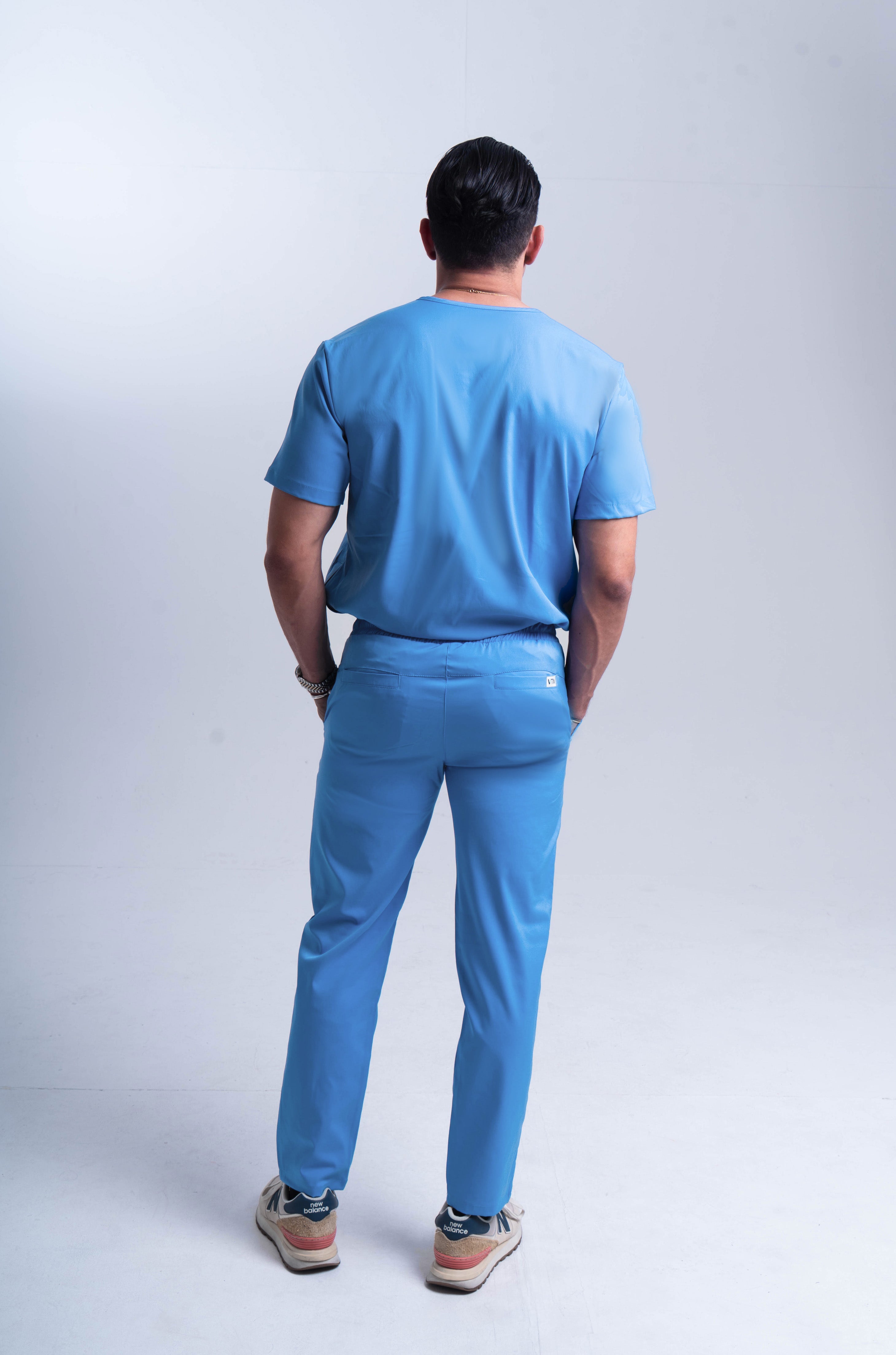 Scrub azul cielo hombre